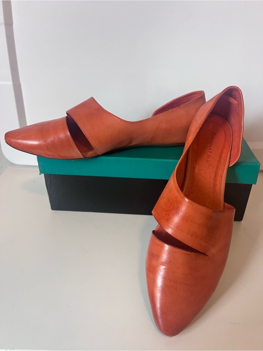 Chocolat Blu Gillian Orange Leather Flats 10